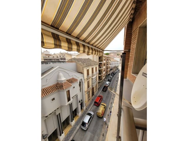 Piso de 3 habitaciones en Baza en venta con garaje - 110.000 € (Ref: 9552869)