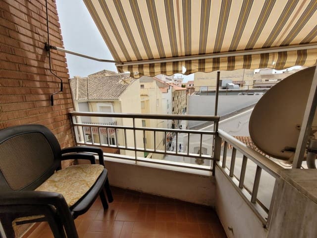 Piso de 3 habitaciones en Baza en venta con garaje - 110.000 € (Ref: 9552869)