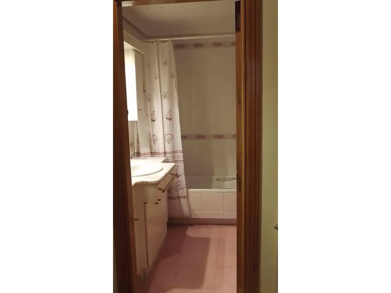 Piso de 5 habitaciones en Baza en venta con garaje - 184.000 € (Ref: 9552870)