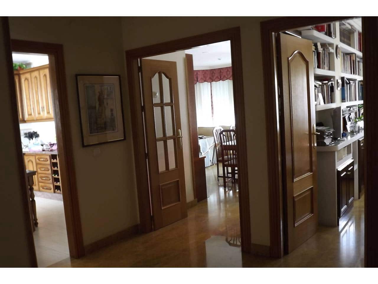 Piso de 5 habitaciones en Baza en venta con garaje - 184.000 € (Ref: 9552870)