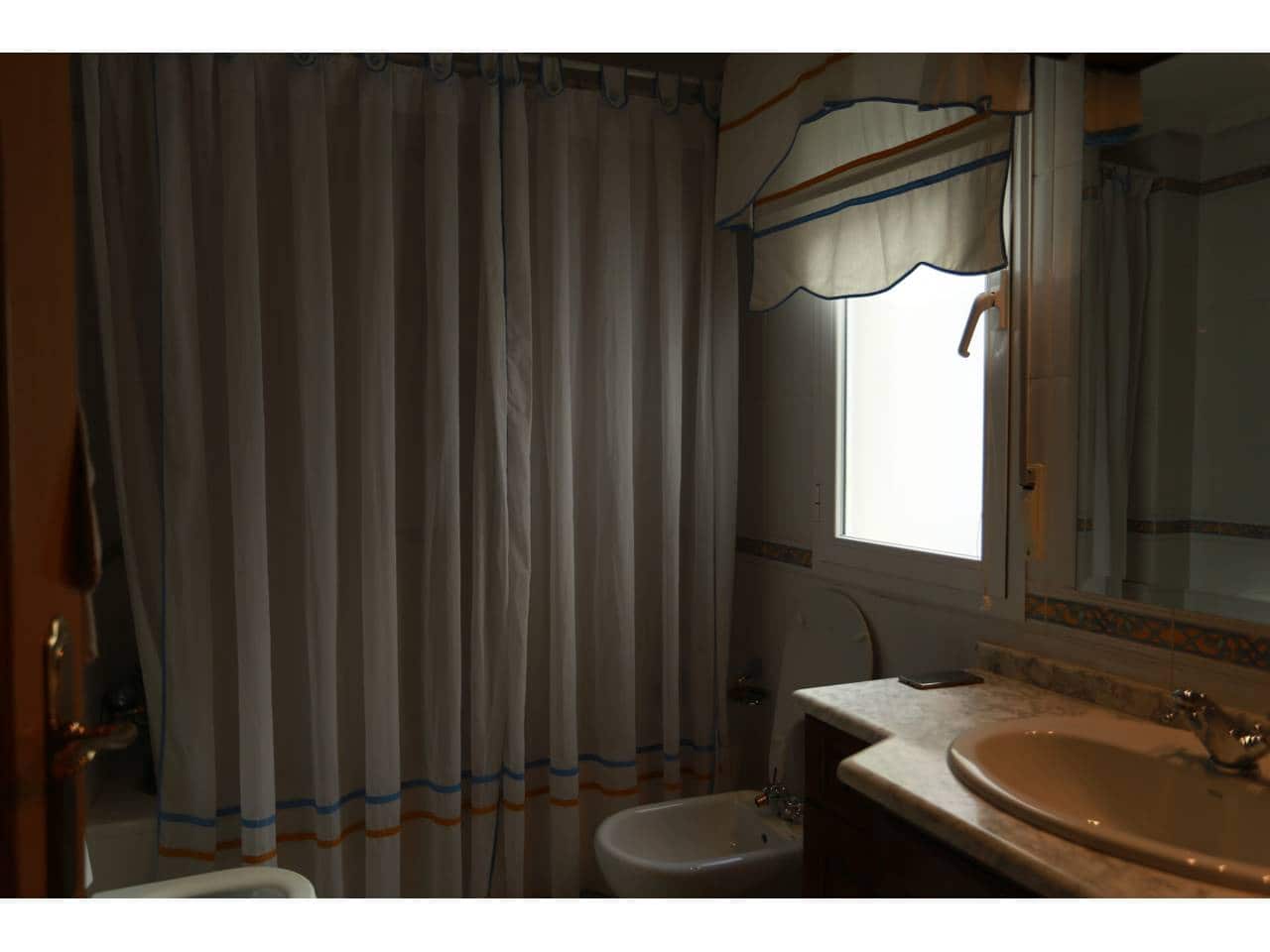 Piso de 5 habitaciones en Baza en venta con garaje - 184.000 € (Ref: 9552870)