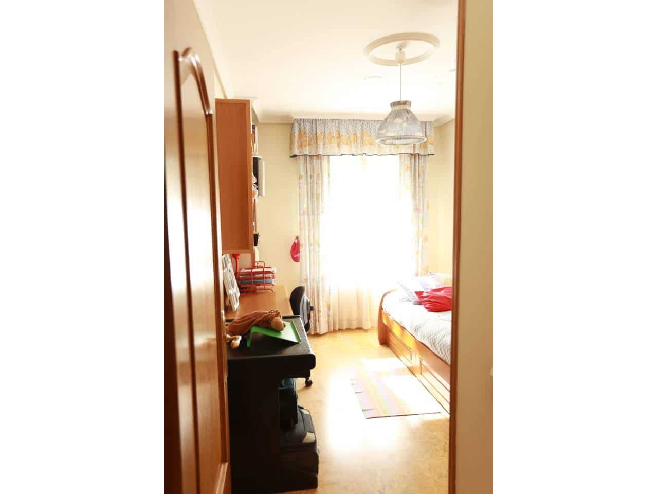 Piso de 5 habitaciones en Baza en venta con garaje - 184.000 € (Ref: 9552870)