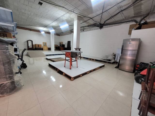 Local Commercial à vendre à Baza - 199 000 € (Ref: 9552871)