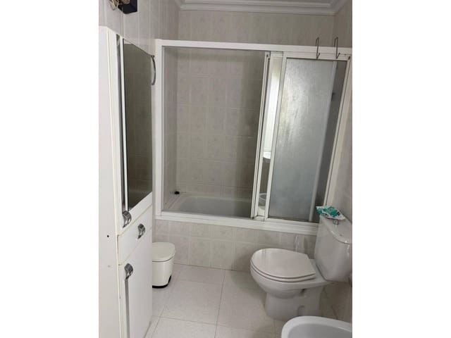 4 sovrum Lägenhet till salu i Baza - 105 000 € (Ref: 9552872)