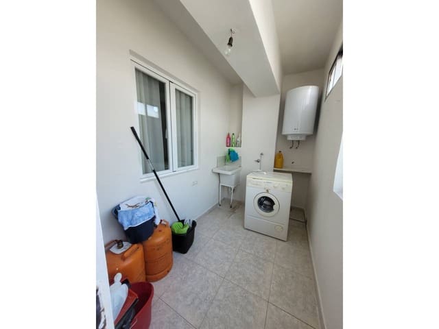 3 sovrum Lägenhet till salu i Baza - 95 000 € (Ref: 9552873)