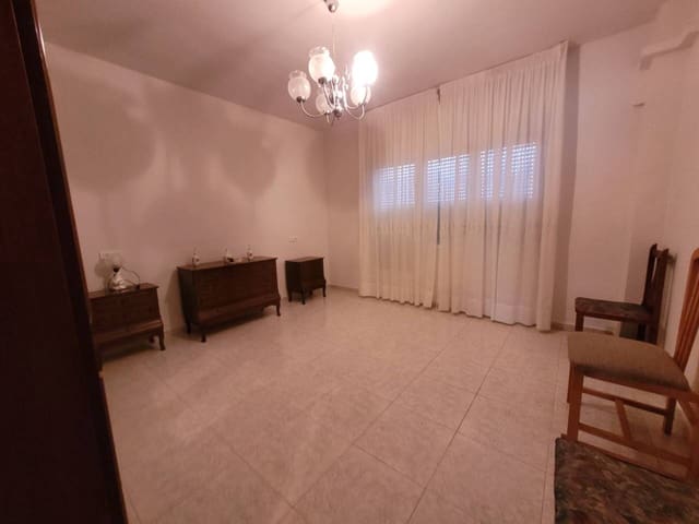 3 sovrum Lägenhet till salu i Baza - 95 000 € (Ref: 9552873)