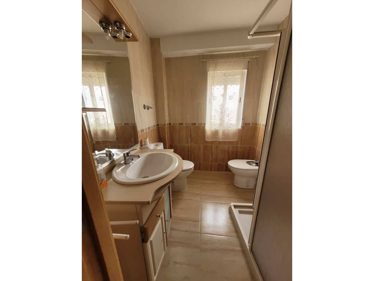 2 quarto Casa em Banda para venda em Baza - 70 000 € (Ref: 9552874)