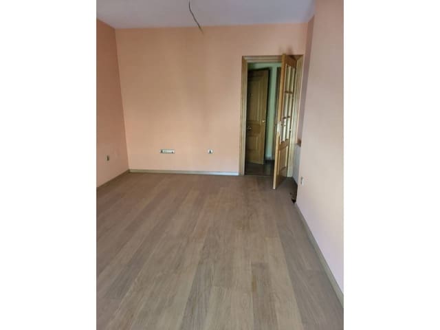 3 soveværelse Lejlighed til salg i Baza med garage - € 148.000 (Ref: 9552875)