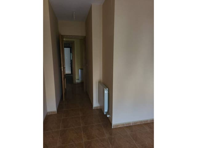 3 soveværelse Lejlighed til salg i Baza med garage - € 148.000 (Ref: 9552875)