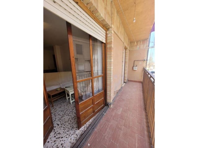 4 bedroom Flat for sale in Baza - € 75,000 (Ref: 9552876)