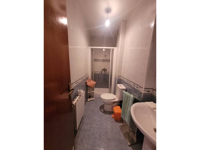 4 bedroom Flat for sale in Baza - € 75,000 (Ref: 9552876)