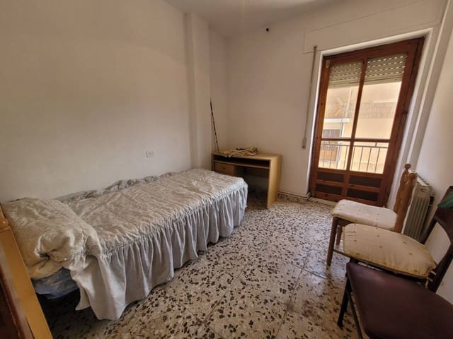 4 bedroom Flat for sale in Baza - € 75,000 (Ref: 9552876)
