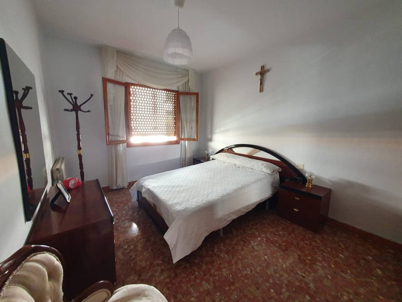 Casa de 4 habitaciones en Baza en venta con garaje - 140.000 € (Ref: 9552877)