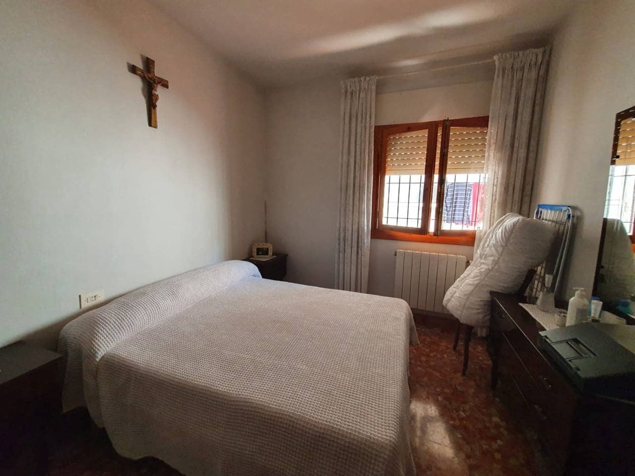 Casa de 4 habitaciones en Baza en venta con garaje - 140.000 € (Ref: 9552877)