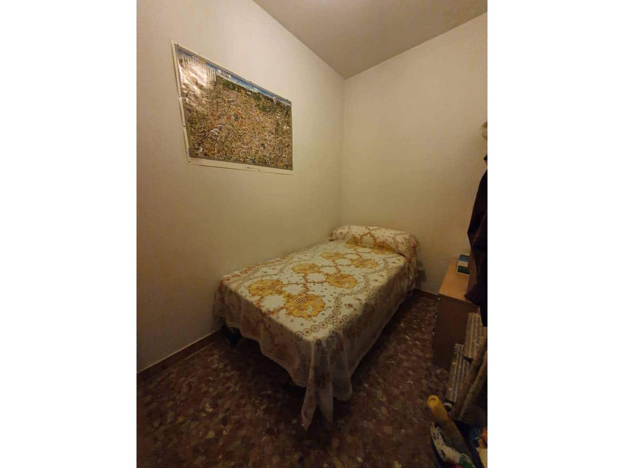 Casa de 4 habitaciones en Baza en venta con garaje - 140.000 € (Ref: 9552877)