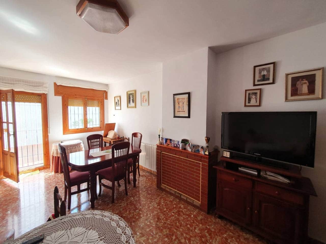 Casa de 4 habitaciones en Baza en venta con garaje - 140.000 € (Ref: 9552877)