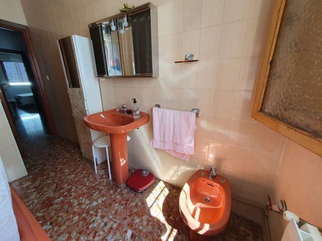 4 sovrum Hus till salu i Baza med garage - 140 000 € (Ref: 9552877)