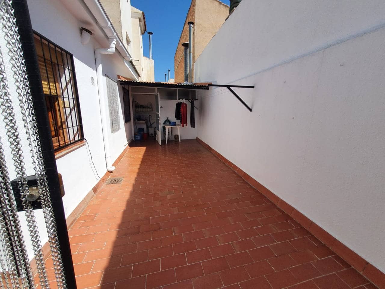 Casa de 4 habitaciones en Baza en venta con garaje - 140.000 € (Ref: 9552877)