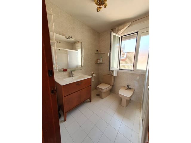 Piso de 3 habitaciones en Baza en venta con garaje - 120.000 € (Ref: 9552879)