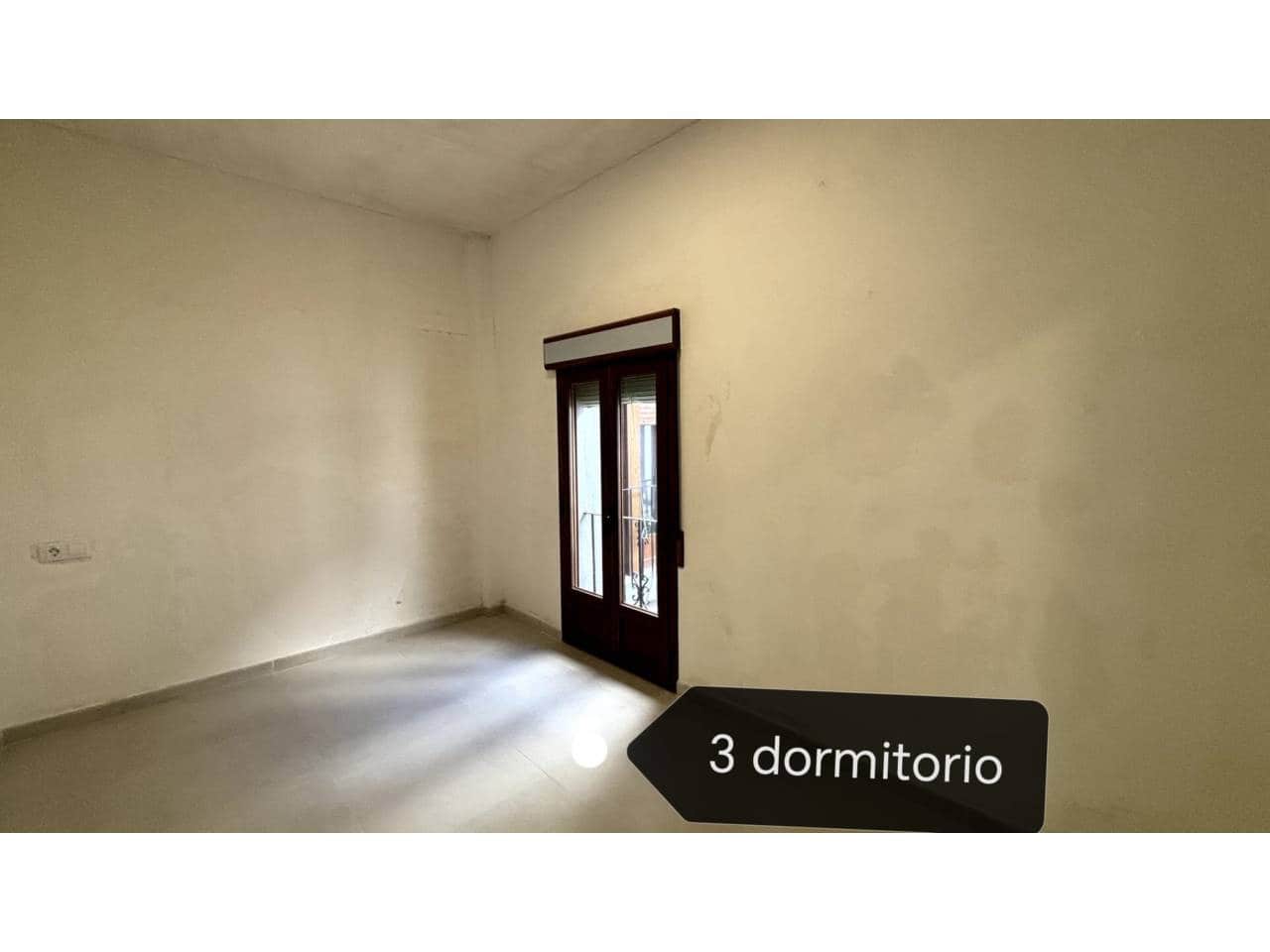 3 Zimmer Wohnung zu verkaufen in Baza - 100.000 € (Ref: 9552881)