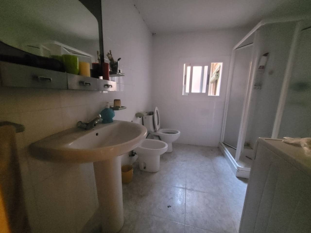 Apartamento de 4 habitaciones en Baza en venta - 35.000 € (Ref: 9552885)