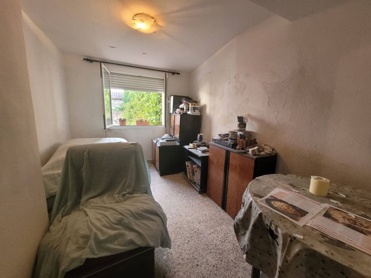 Apartamento de 4 habitaciones en Baza en venta - 35.000 € (Ref: 9552885)