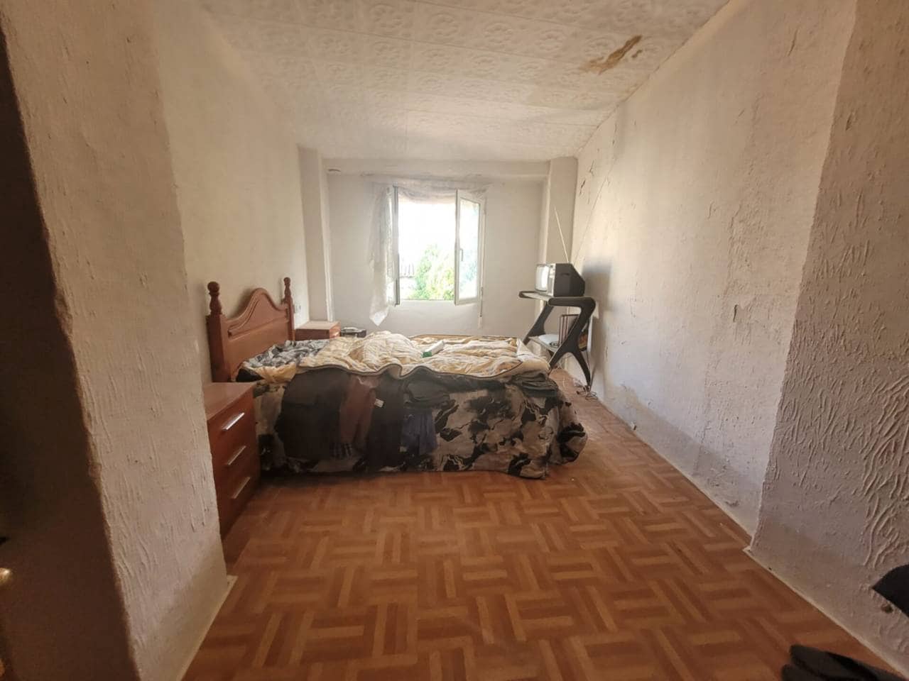 Apartamento de 4 habitaciones en Baza en venta - 35.000 € (Ref: 9552885)