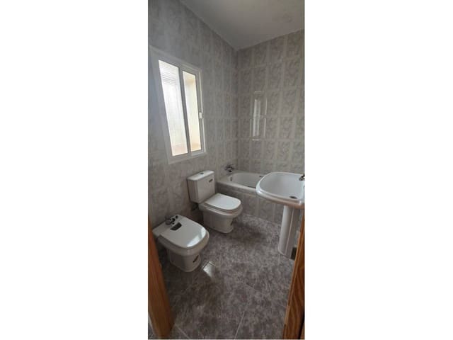 5 sovrum Hus till salu i Baza - 72 000 € (Ref: 9552887)