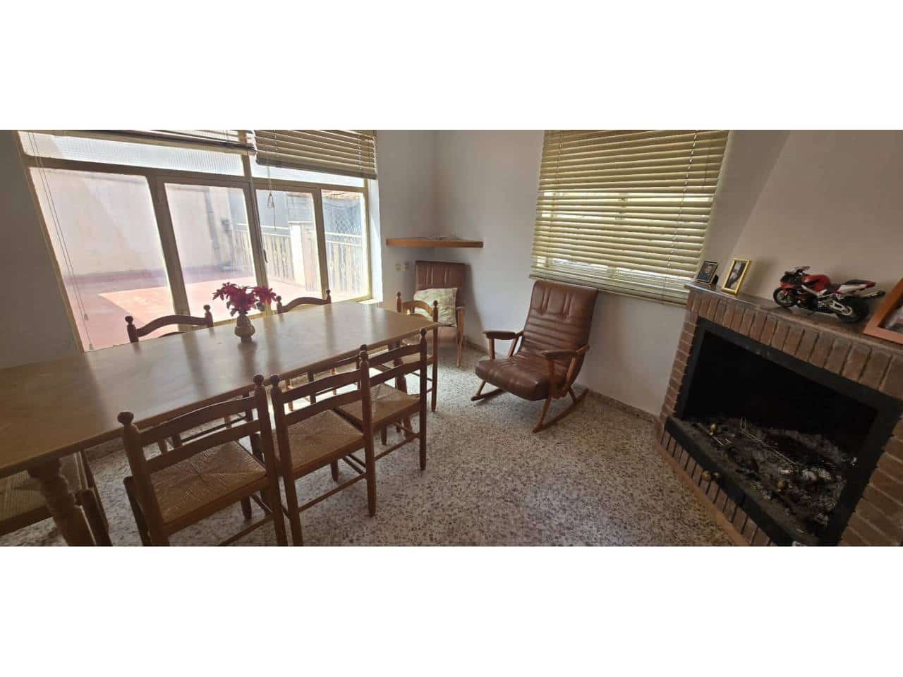 5 Zimmer Haus zu verkaufen in Baza - 72.000 € (Ref: 9552887)