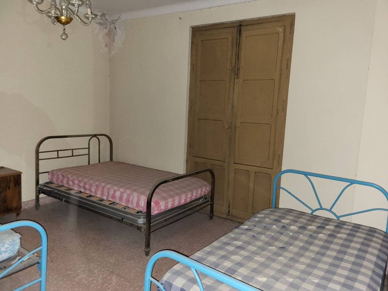 12 camera da letto Casa in vendita in Baza con garage - 140.000 € (Rif: 9552888)