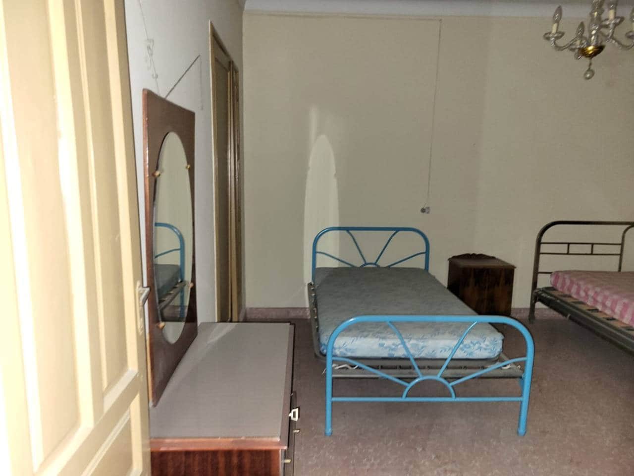 12 camera da letto Casa in vendita in Baza con garage - 140.000 € (Rif: 9552888)