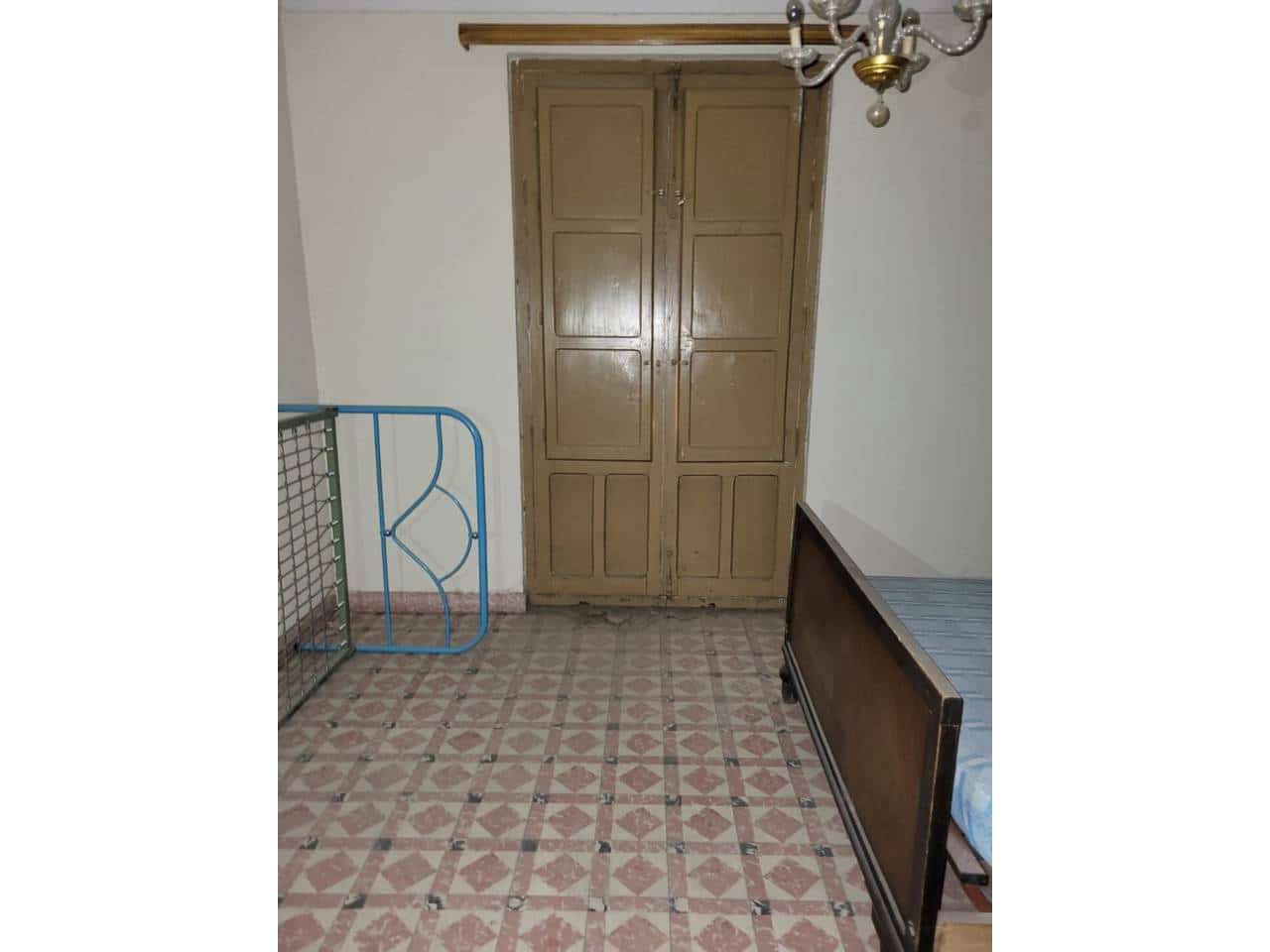 12 camera da letto Casa in vendita in Baza con garage - 140.000 € (Rif: 9552888)