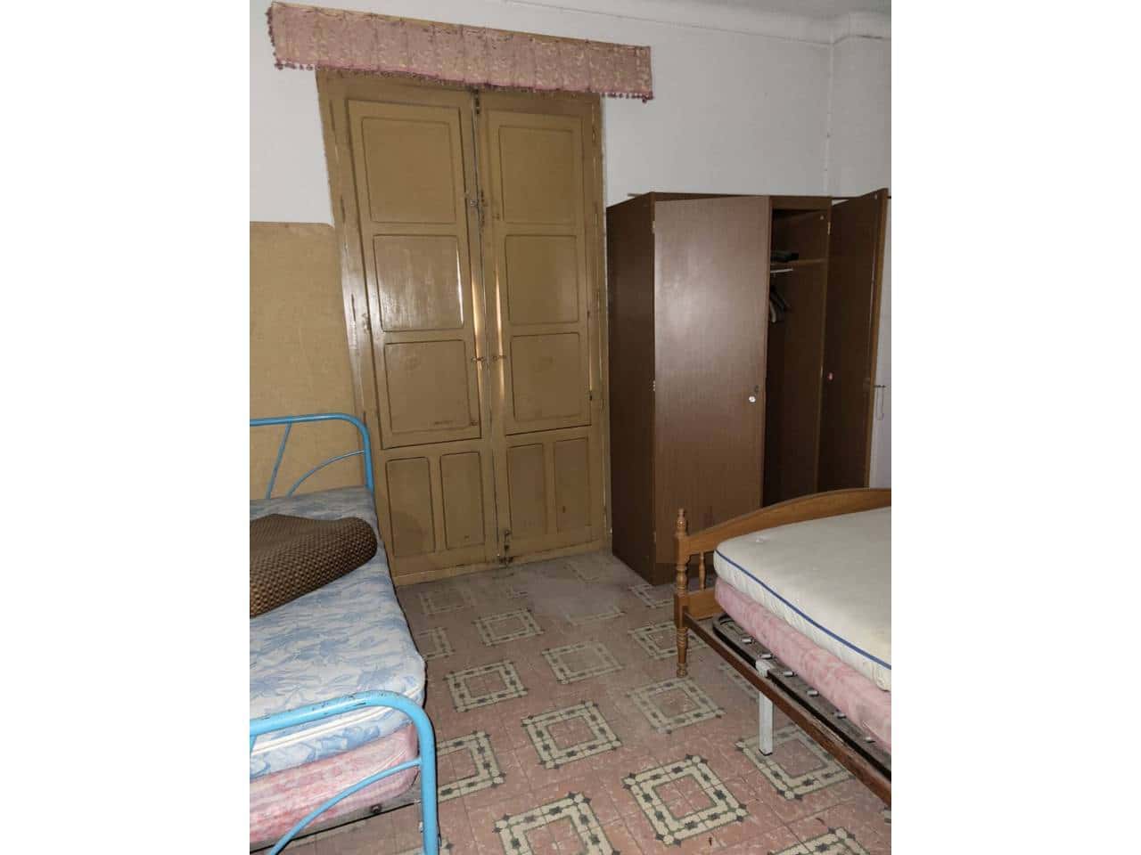 12 camera da letto Casa in vendita in Baza con garage - 140.000 € (Rif: 9552888)