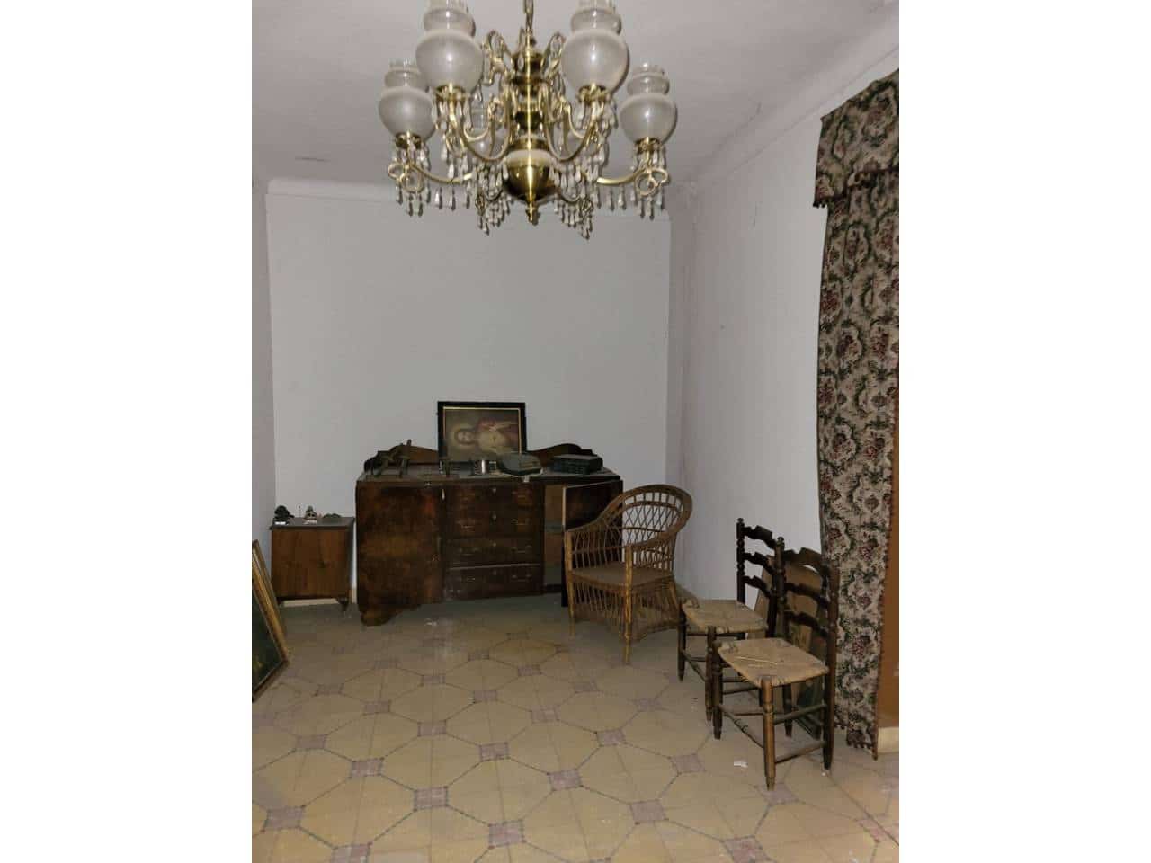 12 camera da letto Casa in vendita in Baza con garage - 140.000 € (Rif: 9552888)