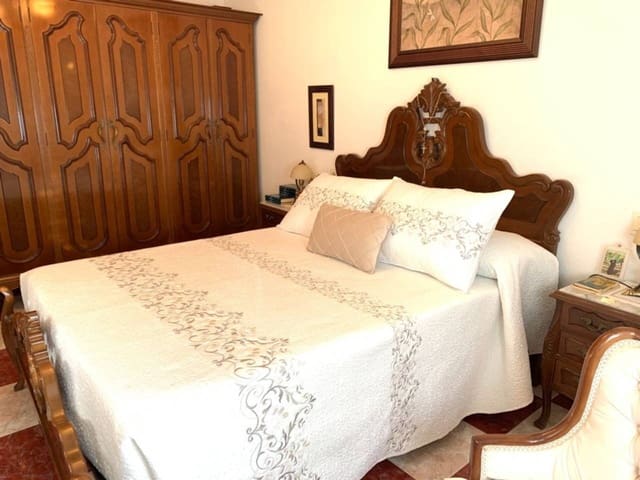 3 bedroom Townhouse for sale in Baza with garage - € 95,000 (Ref: 9552889)