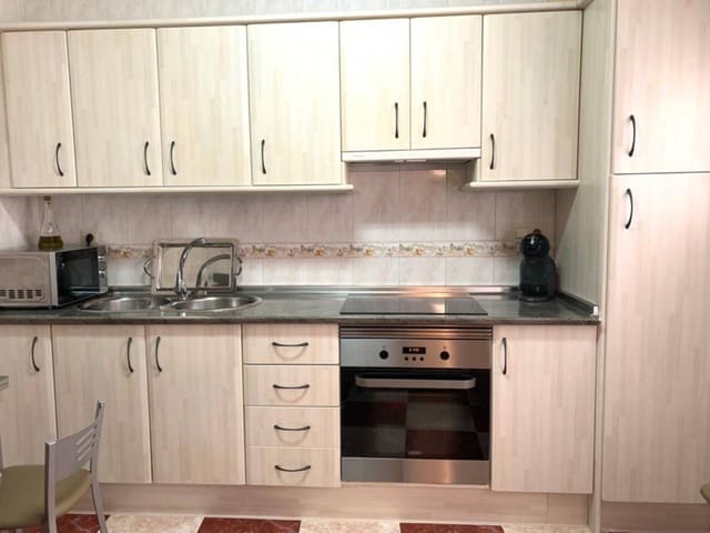 3 bedroom Townhouse for sale in Baza with garage - € 95,000 (Ref: 9552889)