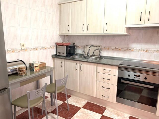 3 bedroom Townhouse for sale in Baza with garage - € 95,000 (Ref: 9552889)