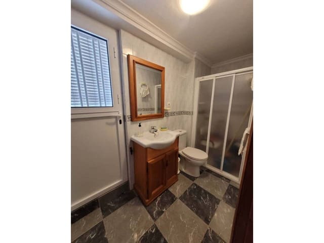 Piso de 4 habitaciones en Baza en venta - 85.000 € (Ref: 9552890)