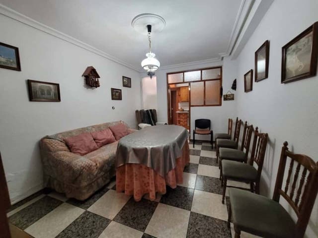 Piso de 4 habitaciones en Baza en venta - 85.000 € (Ref: 9552890)