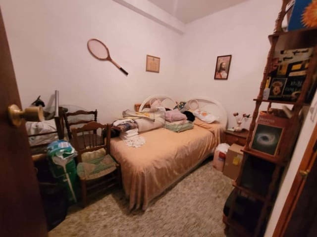 Piso de 4 habitaciones en Baza en venta - 85.000 € (Ref: 9552890)