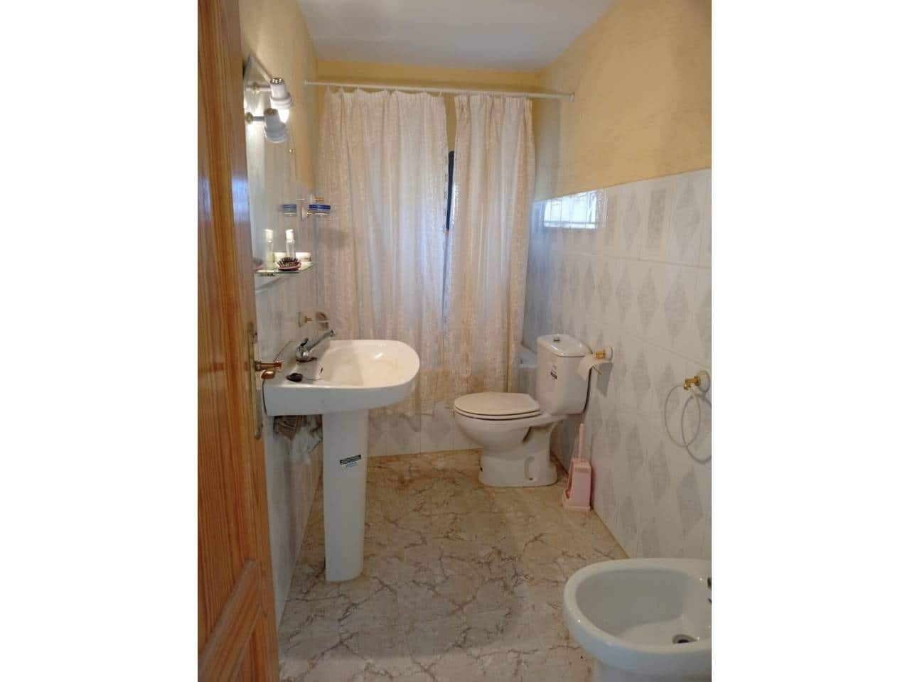 5 quarto Casa de Caverna para venda em Castril com garagem - 50 000 € (Ref: 9552891)