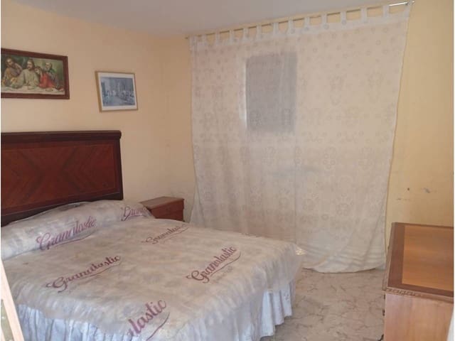 5 quarto Casa de Caverna para venda em Castril com garagem - 50 000 € (Ref: 9552891)