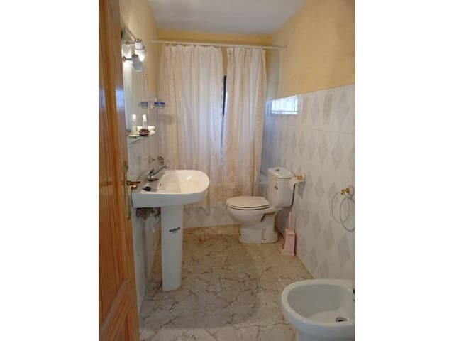 5 quarto Casa de Caverna para venda em Castril com garagem - 50 000 € (Ref: 9552891)