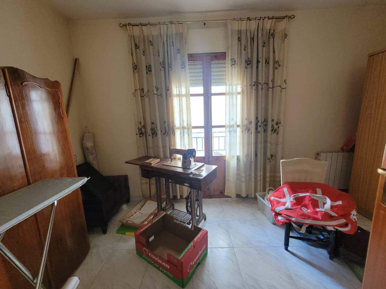 4 Zimmer Haus zu verkaufen in Baza - 150.000 € (Ref: 9552895)
