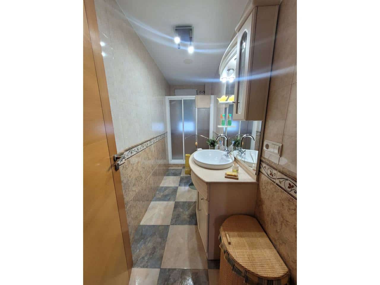 4 quarto Casa em Banda para venda em Baza com garagem - 180 000 € (Ref: 9552896)