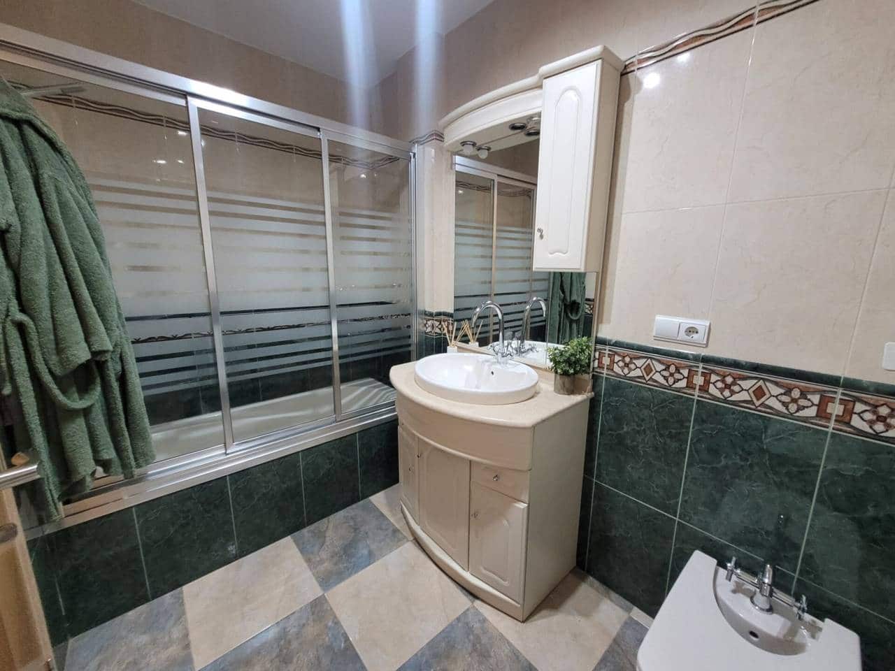 4 quarto Casa em Banda para venda em Baza com garagem - 180 000 € (Ref: 9552896)