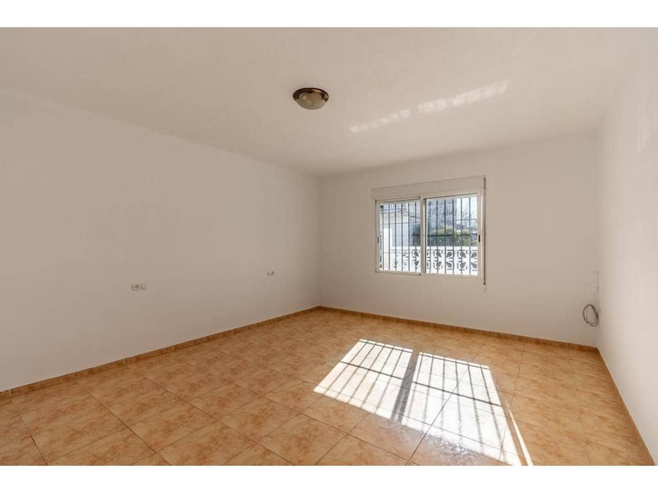 12 bedroom Finca/Country House for sale in Cortes de Baza with garage - € 115,000 (Ref: 9552897)