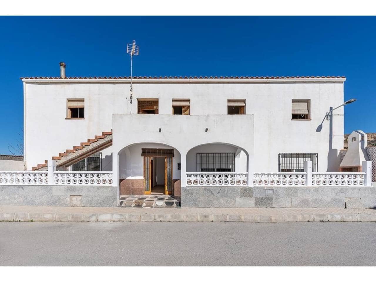 12 bedroom Finca/Country House for sale in Cortes de Baza with garage - € 115,000 (Ref: 9552897)