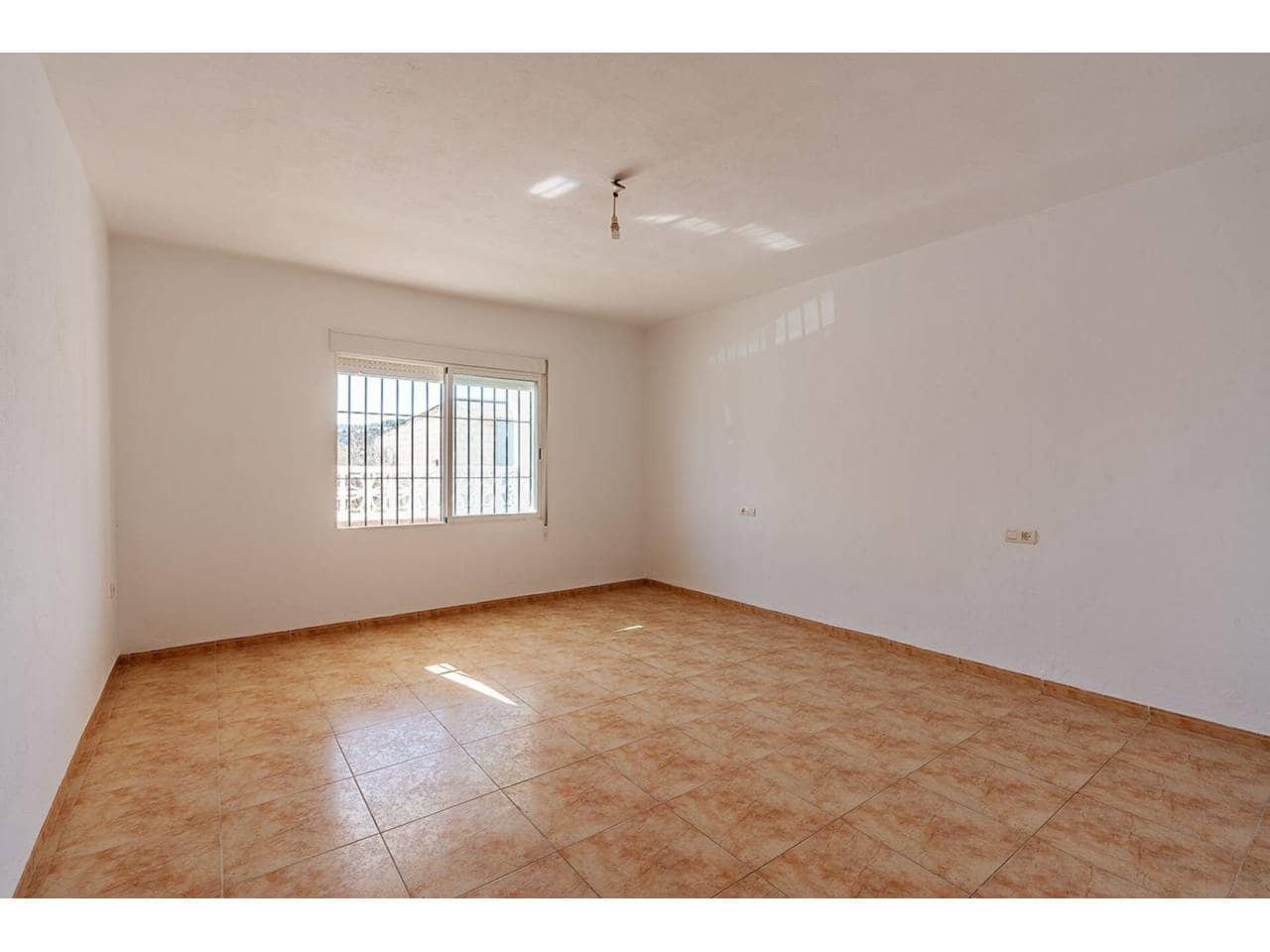 12 bedroom Finca/Country House for sale in Cortes de Baza with garage - € 115,000 (Ref: 9552897)