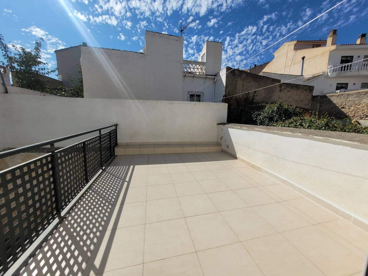 Apartamento de 3 habitaciones en Baza en venta - 100.000 € (Ref: 9552900)